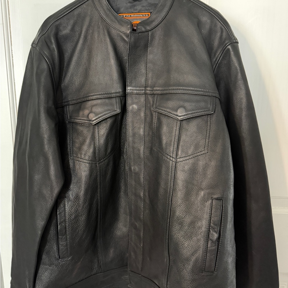 Classic Men’s Black Leather Bomber Jacket